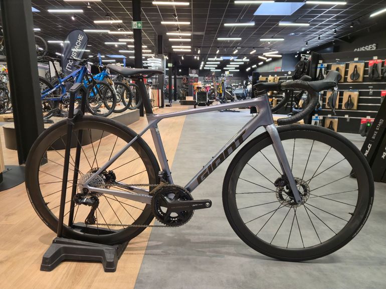 Used Giant TCR Advanced Pro 0 KOM 2026 2026 Road & Gravel, Light Gray — image 1 of 17