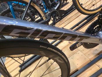 Used Giant TCR Advanced Pro 0 KOM 2026 2026 Road & Gravel, Light Gray — image 16 of 17