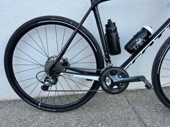 Used Scott Addict 30 disc 2019 2019 Road & Gravel, Black — image 2 of 4