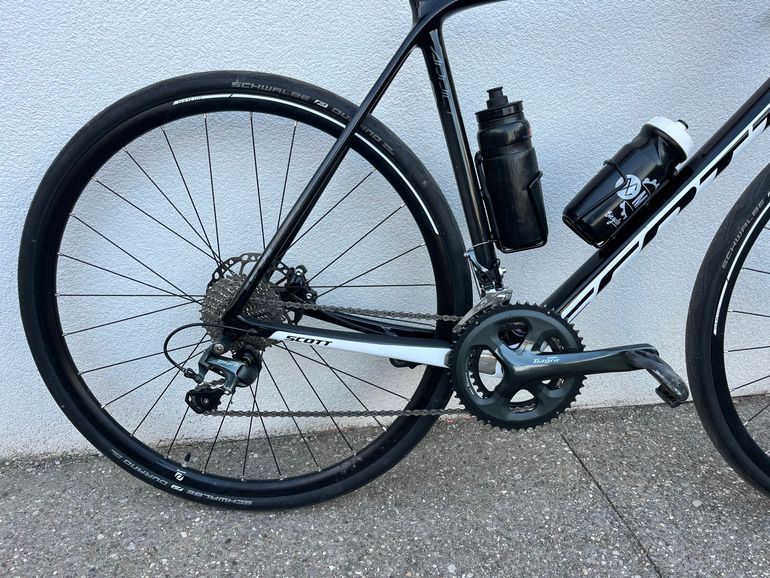 Used Scott Addict 30 disc 2019 2019 Road & Gravel, Black — image 2 of 4