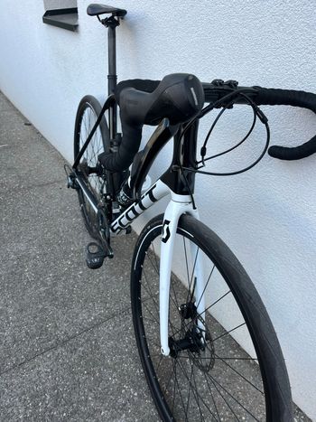 Used Scott Addict 30 disc 2019 2019 Road & Gravel, Black — image 4 of 4