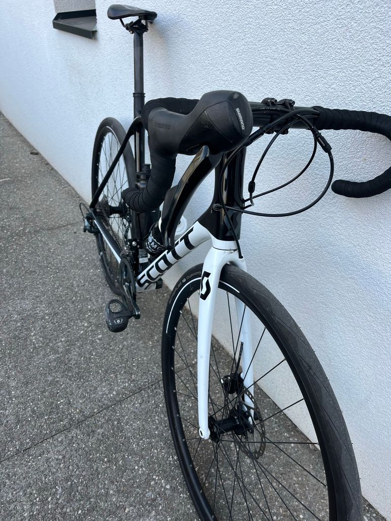 Used Scott Addict 30 disc 2019 2019 Road & Gravel, Black — image 4 of 4