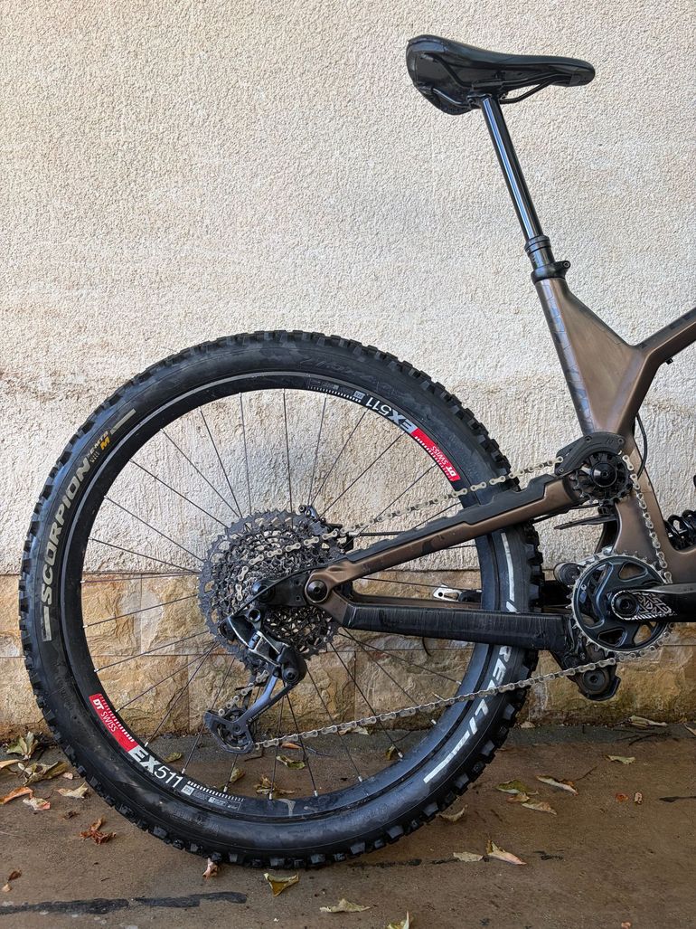 Used Norco Range C2 2023 2023 Mountainbike, Nero — image 3 of 7