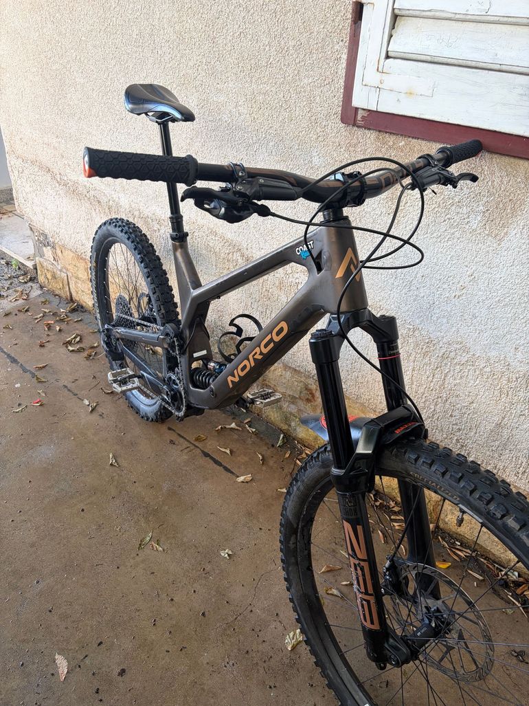 Used Norco Range C2 2023 2023 Mountainbike, Nero — image 1 of 7