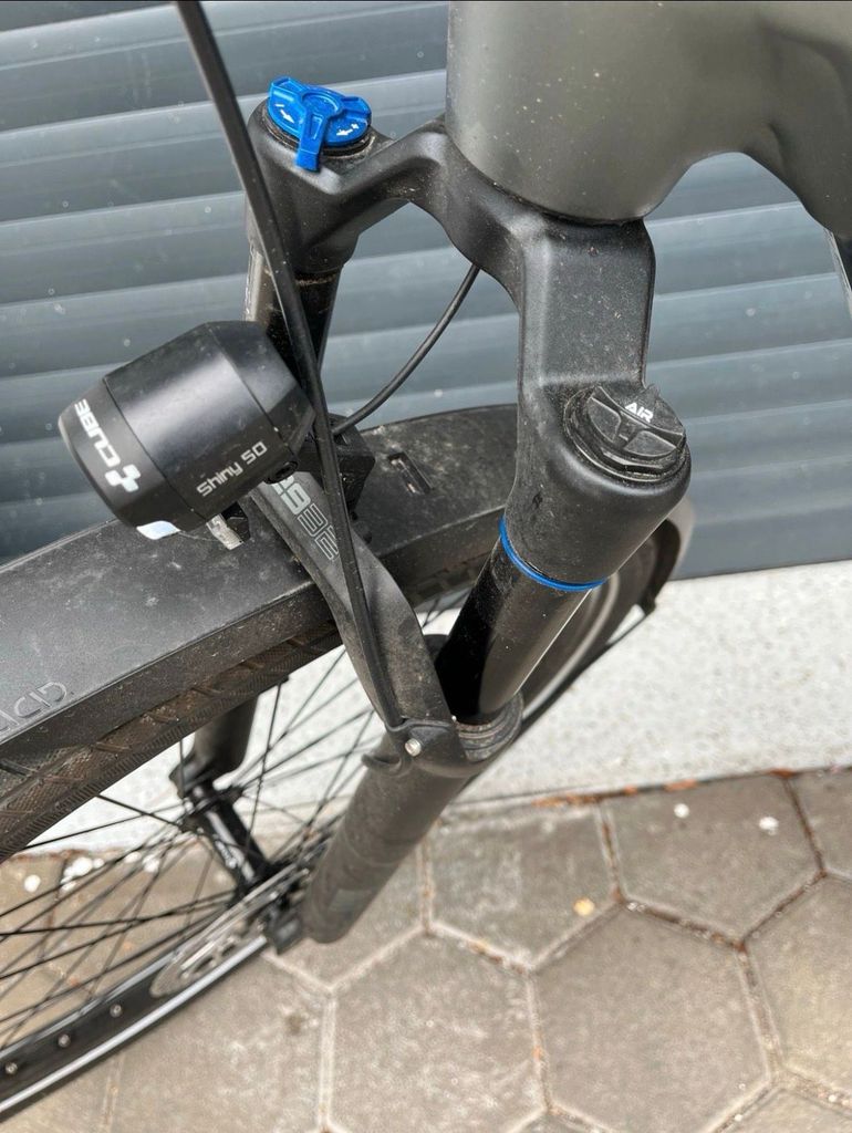 Used CUBE KATHMANDU HYBRID, PRO 750 2024 2024 Urban — image 4 of 8