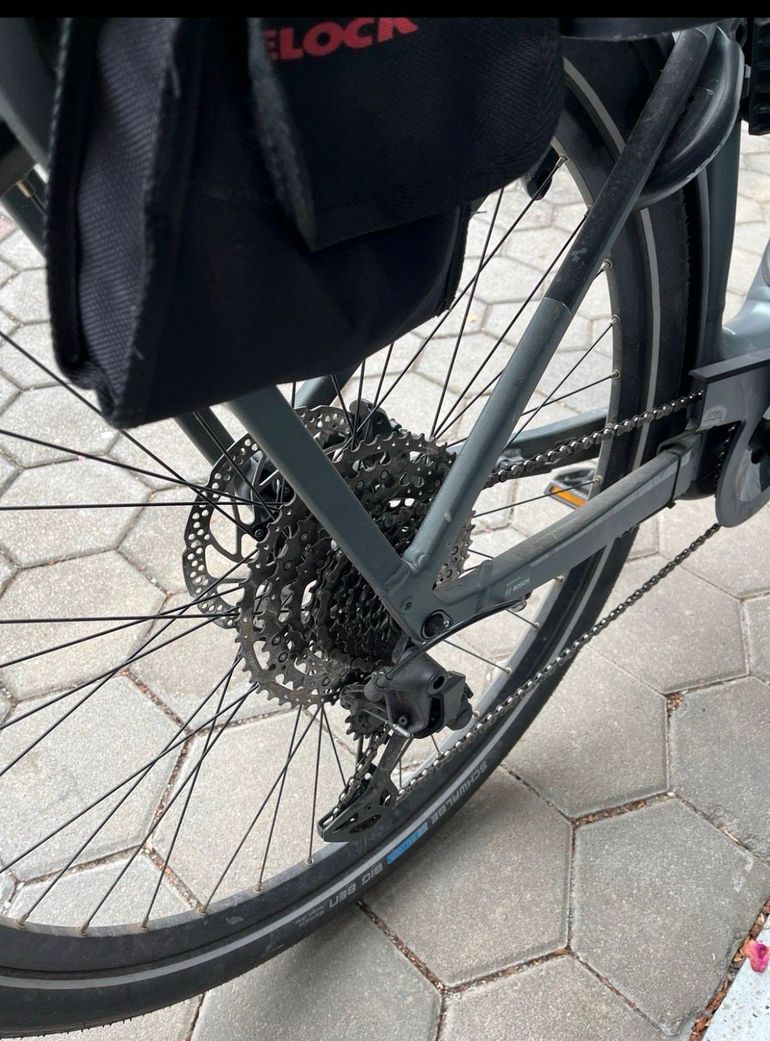 Used CUBE KATHMANDU HYBRID, PRO 750 2024 2024 Urban — image 2 of 8