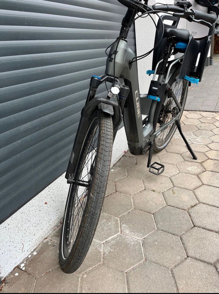 Used CUBE KATHMANDU HYBRID, PRO 750 2024 2024 Urban — image 6 of 8