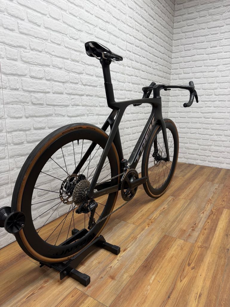 Used Trek Madone SLR 6 Gen 7 2024 2024 Road & Gravel, Black — image 5 of 9