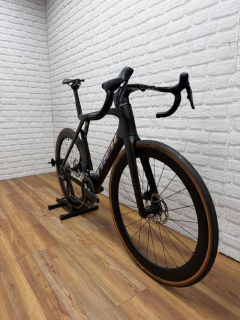 Used Trek Madone SLR 6 Gen 7 2024 2024 Road & Gravel, Black — image 3 of 9