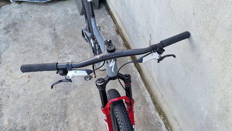 Used Specialized Epic Sram Eagle Transmission X0 2025 Mountainbike, Light Gray — image 8 of 9