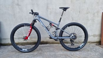 Used Specialized Epic Sram Eagle Transmission X0 2025 Mountainbike, Light Gray — image 4 of 9