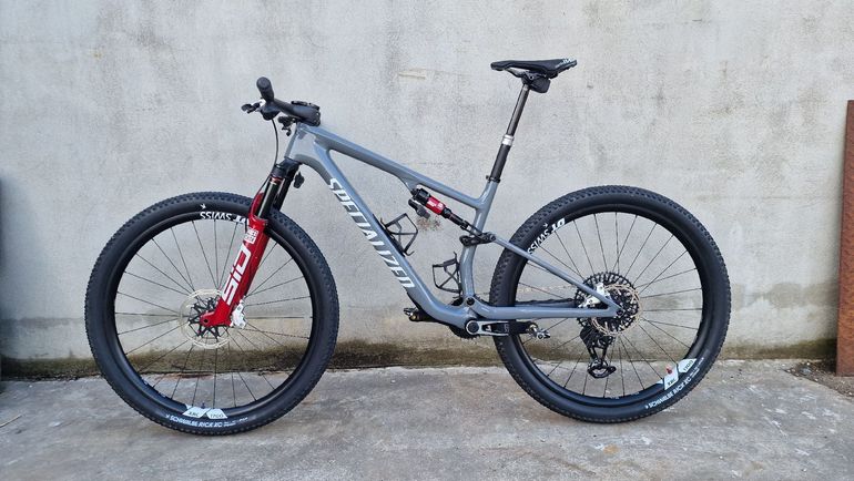 Used Specialized Epic Sram Eagle Transmission X0 2025 Mountainbike, Light Gray — image 4 of 9