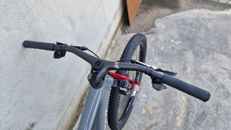 Used Specialized Epic Sram Eagle Transmission X0 2025 Mountainbike, Light Gray — image 9 of 9