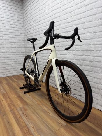 Used Trek Domane SL 7 eTap Gen 4 2023 2023 Road & Gravel, White — image 2 of 6