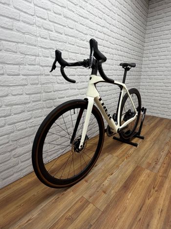 Used Trek Domane SL 7 eTap Gen 4 2023 2023 Road & Gravel, White — image 5 of 6