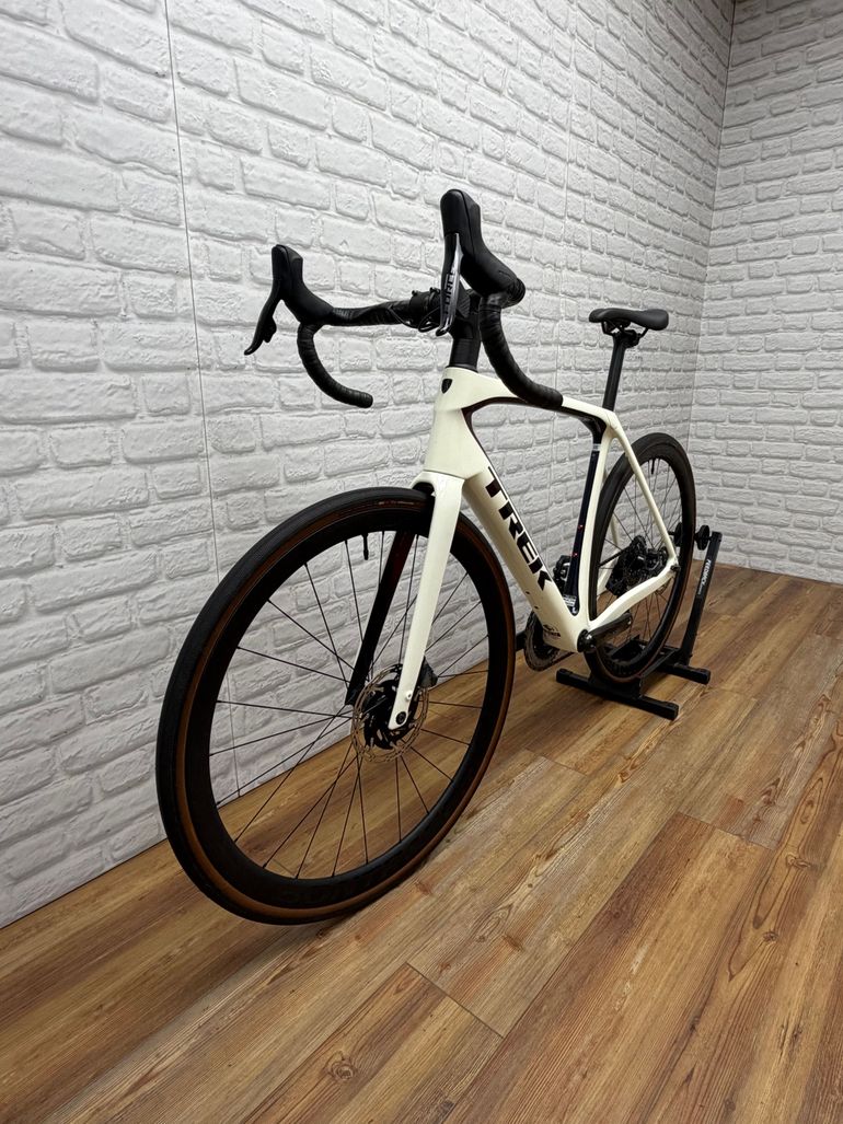 Used Trek Domane SL 7 eTap Gen 4 2023 2023 Road & Gravel, White — image 5 of 6
