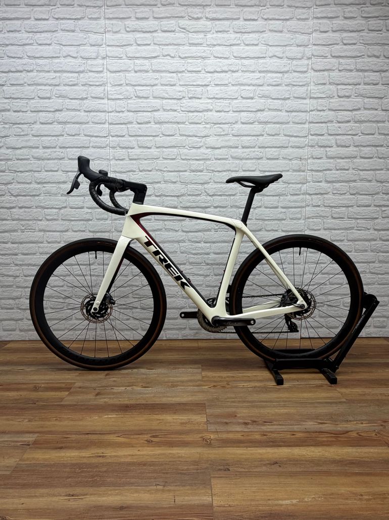 Used Trek Domane SL 7 eTap Gen 4 2023 2023 Road & Gravel, White — image 4 of 6