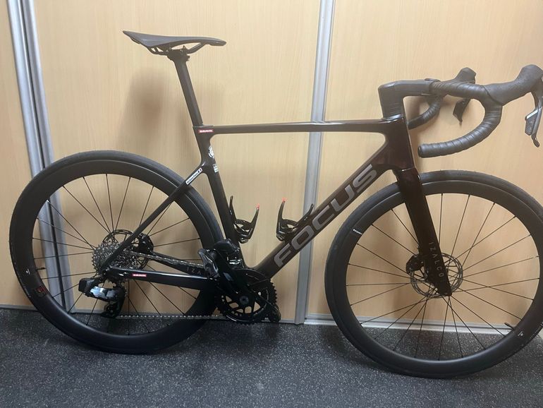 Used Focus IZALCO MAX 8.9 2026 2026 Road & Gravel, Purple — image 1 of 8