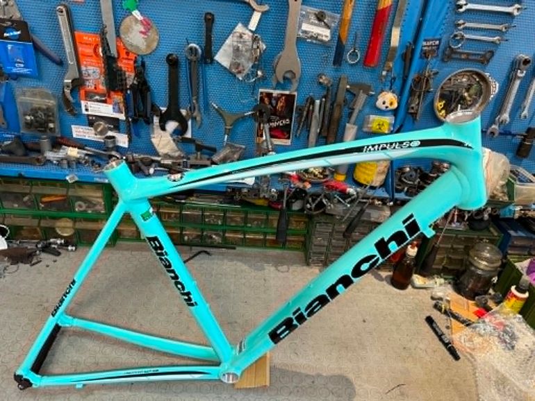 Used Bianchi IMPULSO. 2020. NOS. NUOVO. Frameset 2020 Road & Gravel, Blue — image 3 of 10
