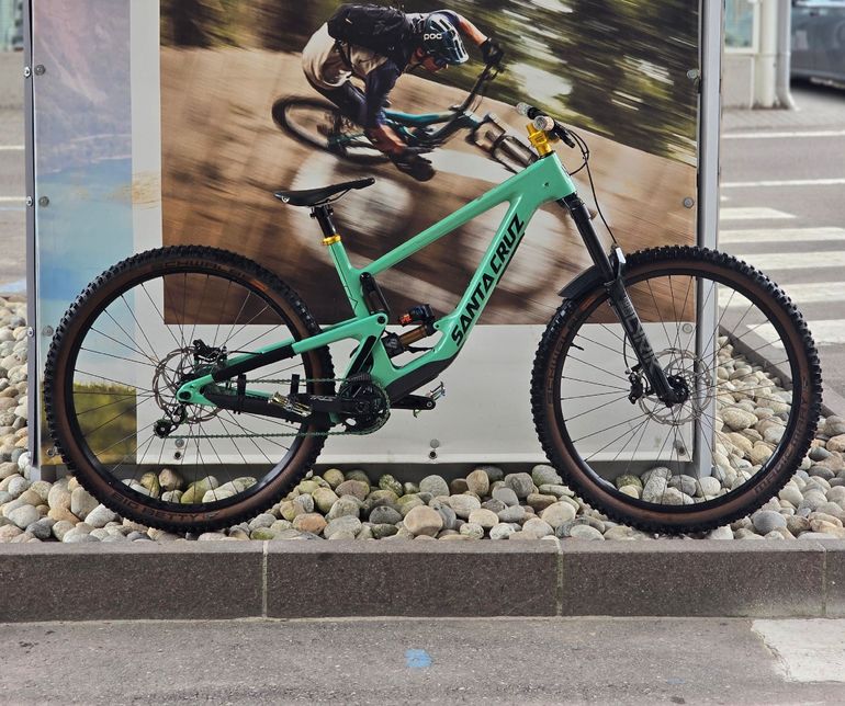 Used Santa Cruz Megatower S / Carbon C / 29 2020 2020 Mountainbike, Green — image 1 of 3