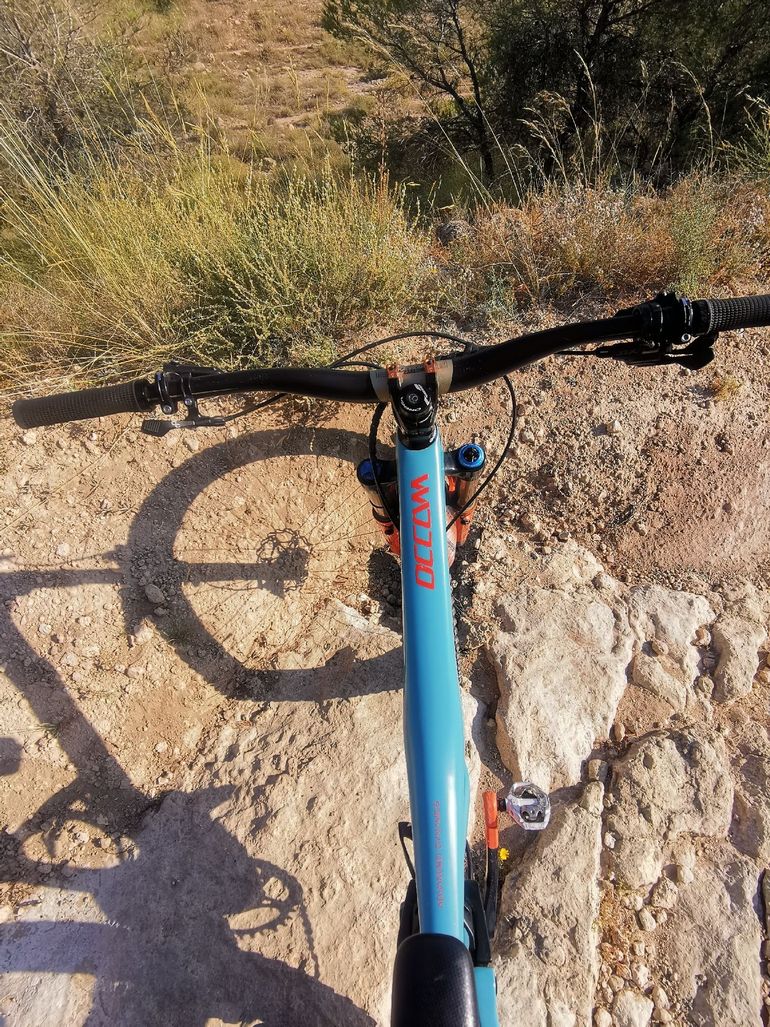 Used Orbea OCCAM M10 2022 2022 Mountainbike, Green, 29 — image 8 of 13