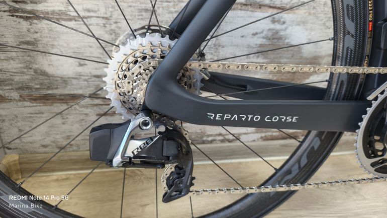 Used Bianchi Oltre RC - Sram Red eTap AXS disc 2023 2023 Road & Gravel, Green — image 6 of 41