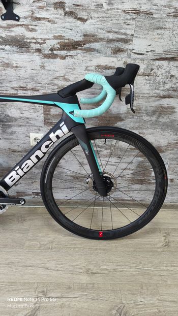 Used Bianchi Oltre RC - Sram Red eTap AXS disc 2023 2023 Road & Gravel, Green — image 3 of 41