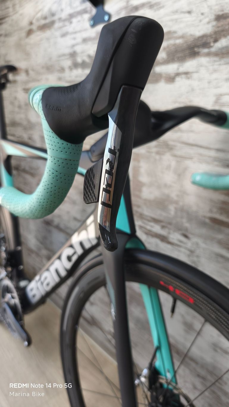 Used Bianchi Oltre RC - Sram Red eTap AXS disc 2023 2023 Road & Gravel, Green — image 16 of 41