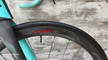 Used Bianchi Oltre RC - Sram Red eTap AXS disc 2023 2023 Road & Gravel, Green — image 21 of 41