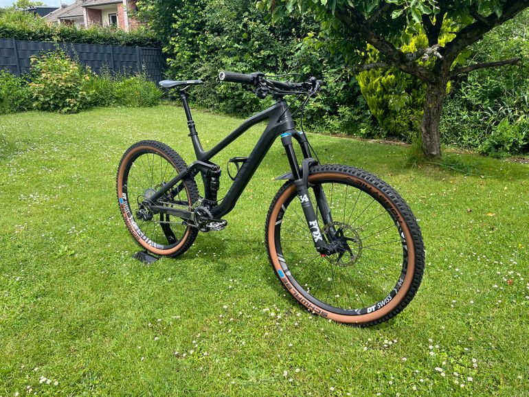 Used Canyon Spectral CF 8.0 (2017) 2017 Mountainbike — image 2 of 6