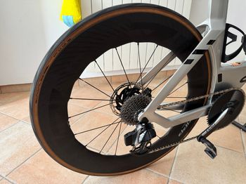 Used Canyon Speedmax CFR Disc eTap 2023 2023 Road & Gravel, Light Gray — image 9 of 11