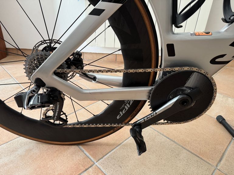 Used Canyon Speedmax CFR Disc eTap 2023 2023 Road & Gravel, Light Gray — image 10 of 11