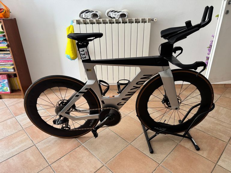 Used Canyon Speedmax CFR Disc eTap 2023 2023 Road & Gravel, Light Gray — image 11 of 11