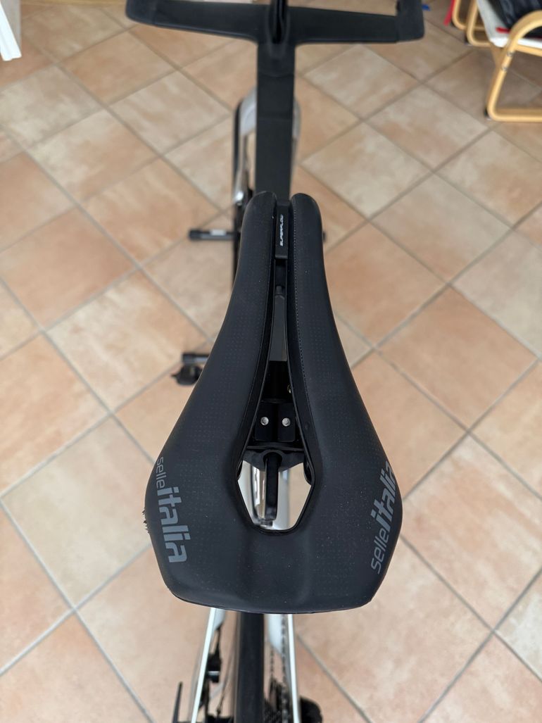 Used Canyon Speedmax CFR Disc eTap 2023 2023 Road & Gravel, Light Gray — image 3 of 11
