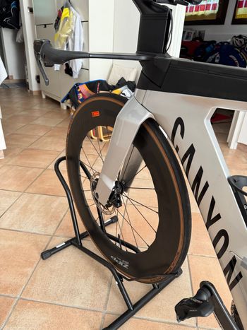 Used Canyon Speedmax CFR Disc eTap 2023 2023 Road & Gravel, Light Gray — image 4 of 11