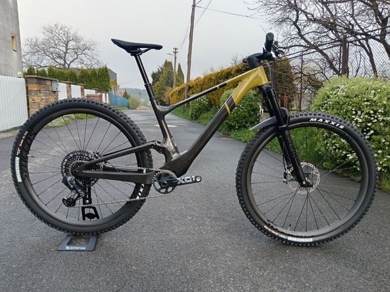 Used Scott Spark ST 900 Tuned 2023 2023 Mountainbike — image 1 of 5