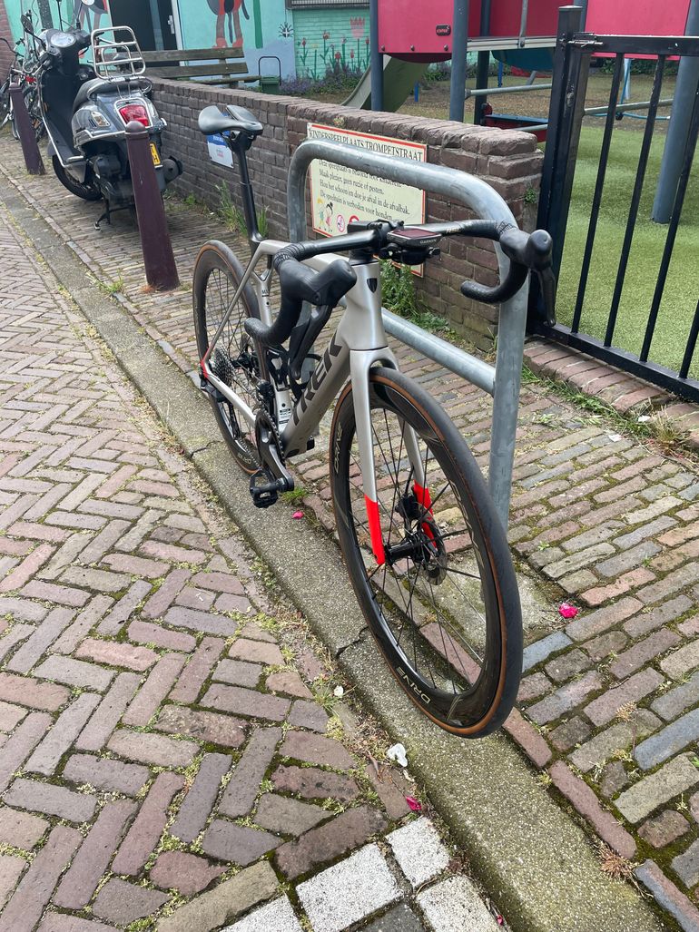 Used Trek Madone SL 7 Gen 8 2025 2025 Road & Gravel — image 6 of 7