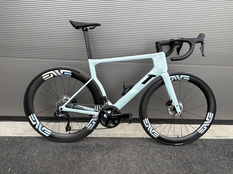 Käytetty 3T STRADA 105 Di2 2x12 CARBON 2025 2025 Road & Gravel