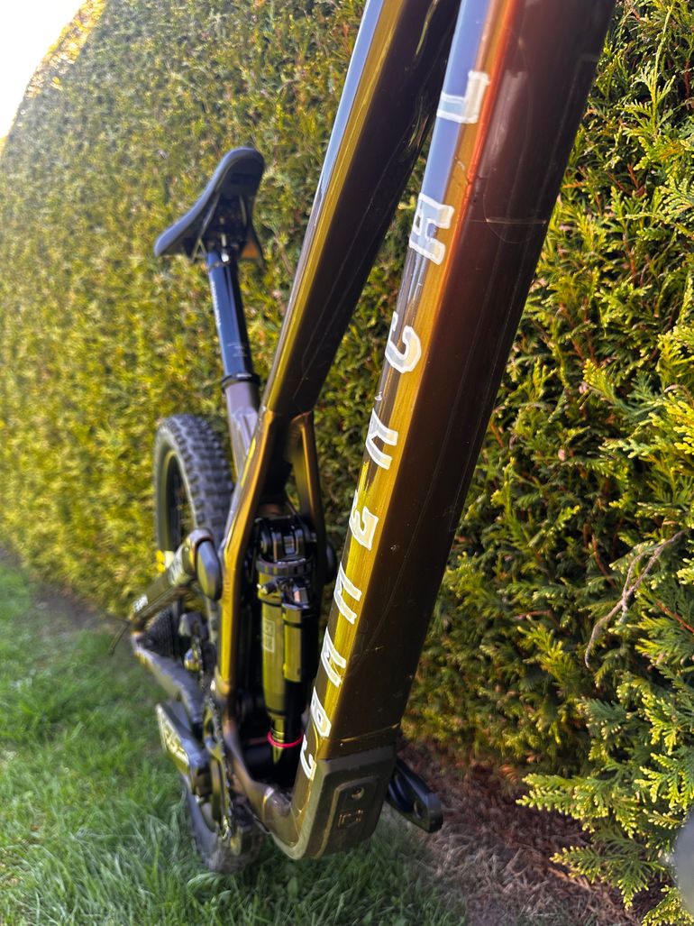 Used Commencal Commencal Supreme V5 DH 2023 Mountainbike, Nero — image 8 of 11