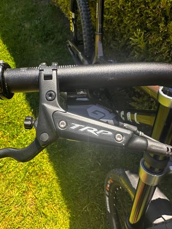 Used Commencal Commencal Supreme V5 DH 2023 Mountainbike, Nero — image 10 of 11