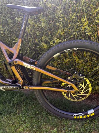 Used Commencal Commencal Supreme V5 DH 2023 Mountainbike, Nero — image 4 of 11