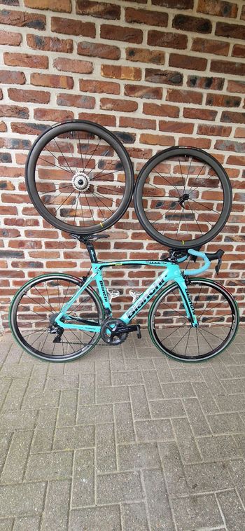 Used Bianchi Oltre Shimano Dura Ace Di2 2019 Road & Gravel — image 8 of 9