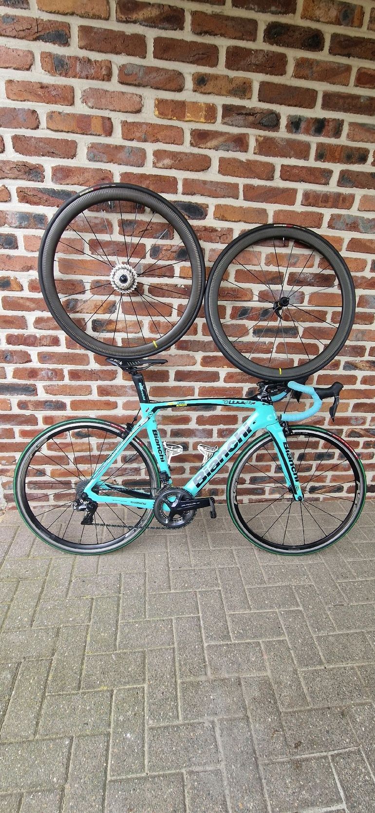 Used Bianchi Oltre Shimano Dura Ace Di2 2019 Road & Gravel — image 8 of 9