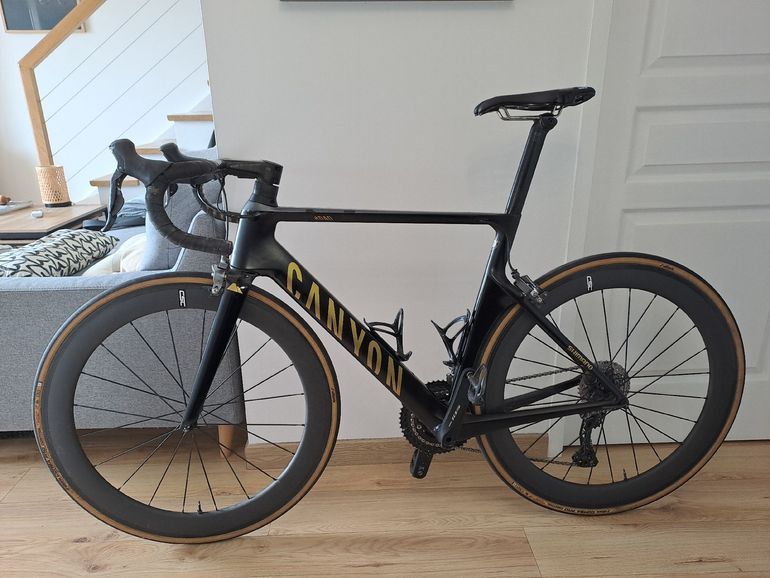 Used Canyon Aeroad Shimano Ultegra Di2 2015 Road & Gravel, Schwarz — image 2 of 3