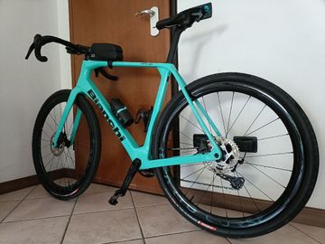 Brugt Bianchi Impulso COMP GRX 610 disc 2024 2024 Road & Gravel — billede 1 af 18