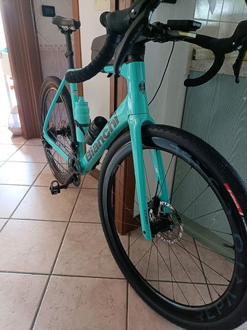 Brugt Bianchi Impulso COMP GRX 610 disc 2024 2024 Road & Gravel — billede 17 af 18