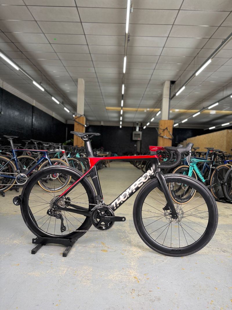 Thompson Falcon Di2 Carbon 2023 Road & Gravel d'occasion