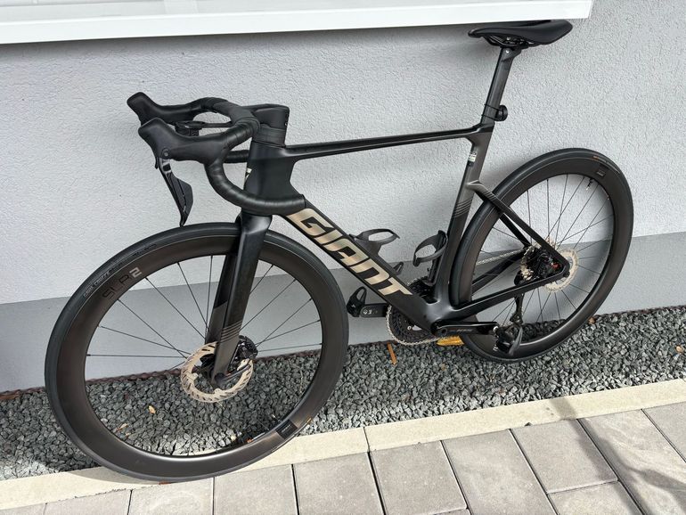 Used Giant Propel Advanced 1 2027 2027 Road & Gravel, Black — image 2 of 3