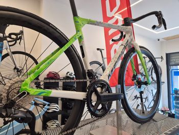 Used Merida Merida Scultura Edition White Green 2026 Road & Gravel, White — image 3 of 6