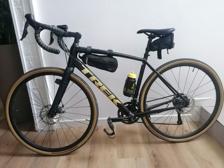 Used Trek Domane AL 2 Disc 2023 2023 Road & Gravel, Black — image 2 of 9